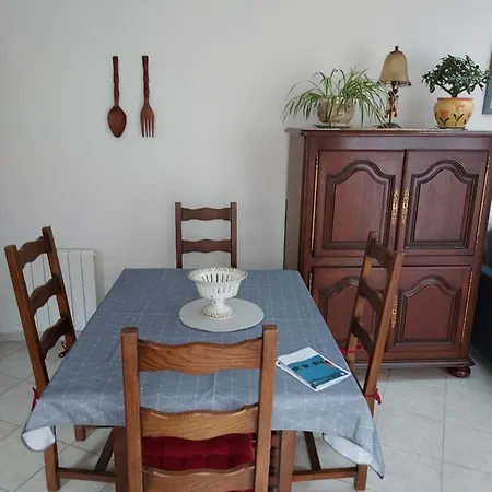 Maisonnette Hébergement de vacances Étables